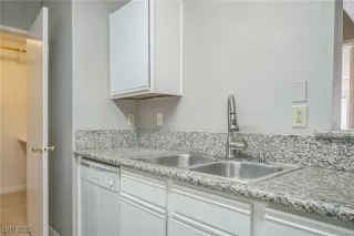 Photo #4: 2689312 Listing 