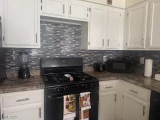 Photo #5: 2689313 Listing