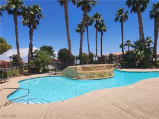 Photo #3: 2689343 Listing