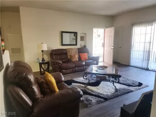 Photo #6: 2689343 Listing