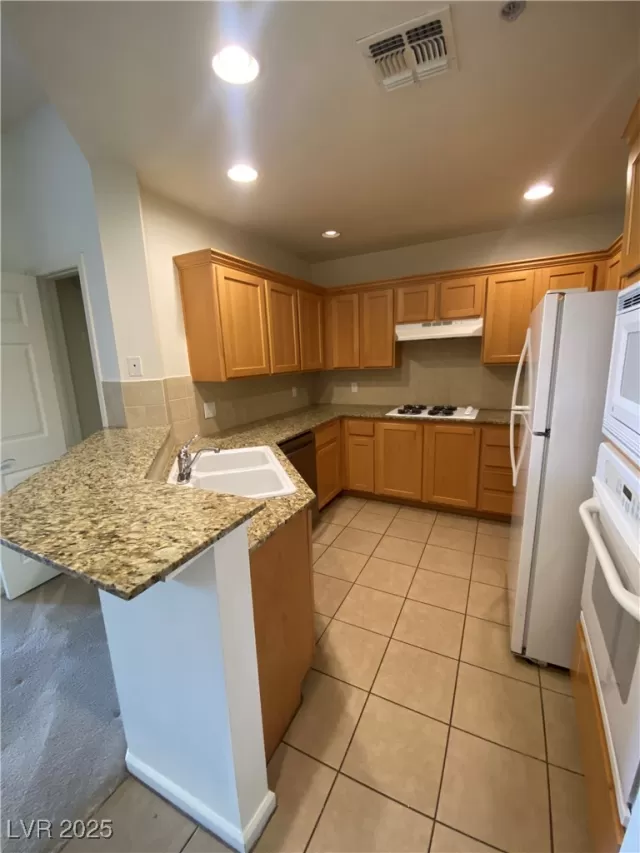 MLS: 2689365 Condo For Sale