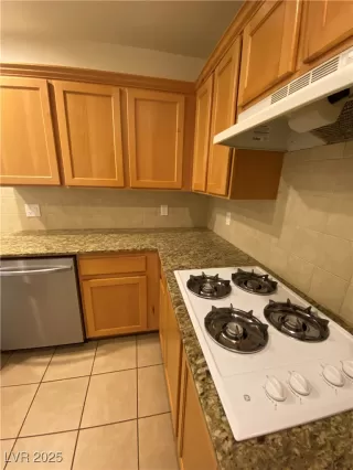 Photo #2: 2689365 Listing 