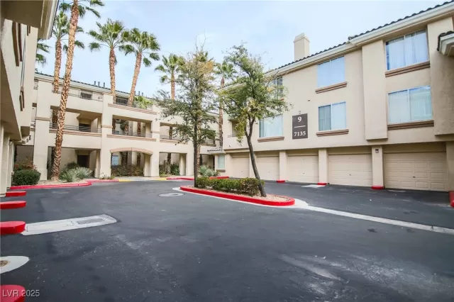 MLS: 2689467 Condo For Sale