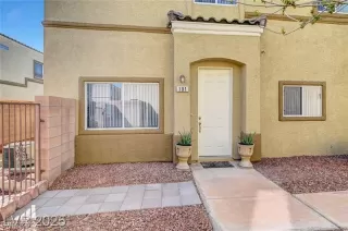 Photo #3: 2689472 Listing