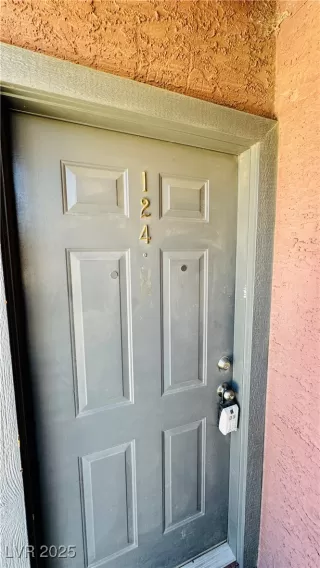 Photo #4: 2689508 Listing 