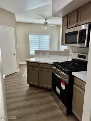 Photo #4: 2689523 Listing 