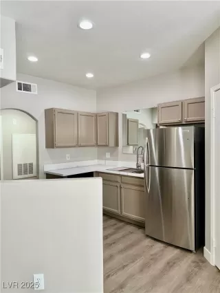 Photo #6: 2689523 Listing 