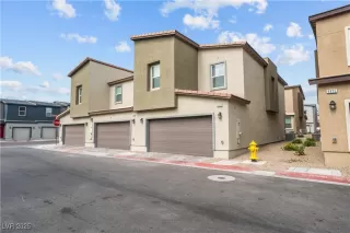 Photo #4: 2689557 Listing