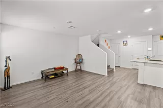 Photo #6: 2689557 Listing