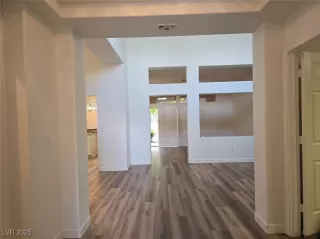 Photo #3: 2689570 Listing