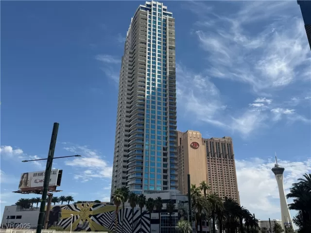 MLS: 2689573 Condo For Sale