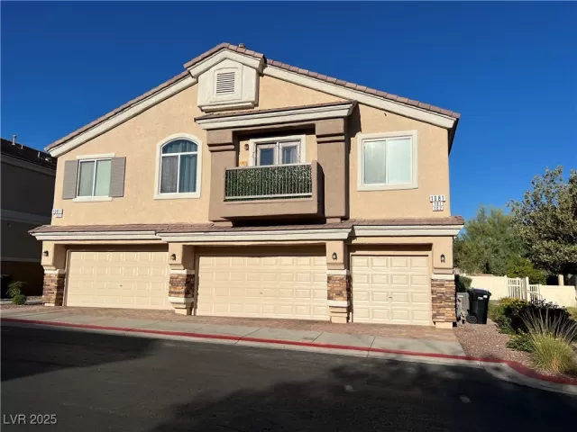 MLS: 2689578 Condo For Sale