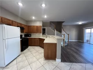 Photo #3: 2689578 Listing 