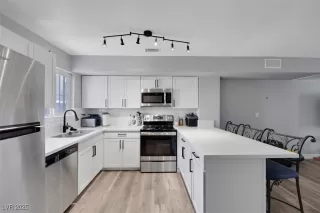 Photo #6: 2689583 Listing