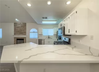 Photo #5: 2689607 Listing 