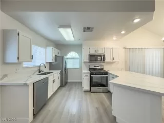 Photo #6: 2689607 Listing 