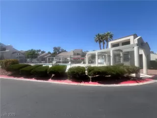 Photo #2: 2689614 Listing 