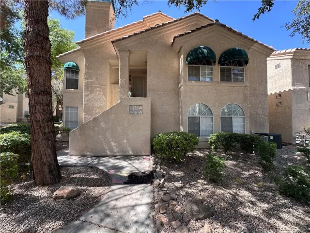 MLS: 2689624 Condo For Sale