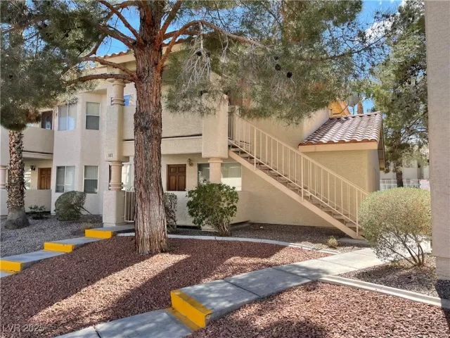 MLS: 2689634 Condo For Sale