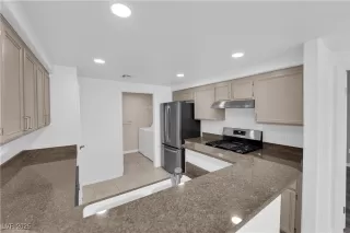 Photo #6: 2689667 Listing