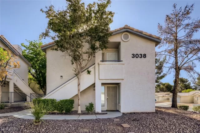 MLS: 2689678 Condo For Sale