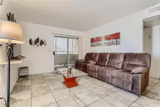 Photo #3: 2689678 Listing 