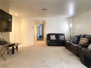 Photo #3: 2689685 Listing