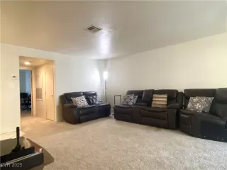 Photo #4: 2689685 Listing