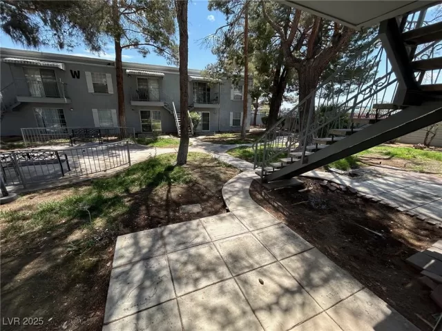 MLS: 2689703 Condo For Sale