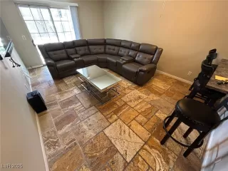 Photo #1: 2689703 Listing 