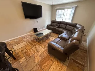 Photo #2: 2689703 Listing 