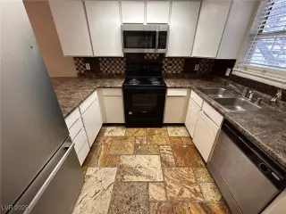 Photo #3: 2689703 Listing 