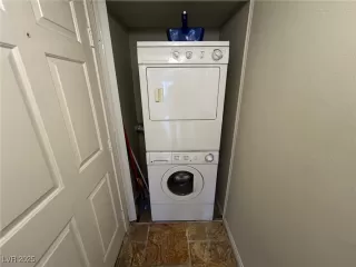 Photo #5: 2689703 Listing 