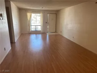 Photo #1: 2689728 Listing 