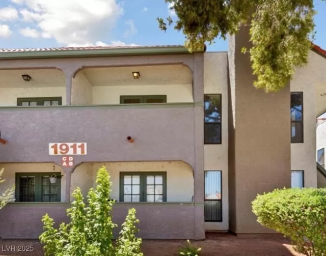 MLS: 2689735 Condo For Sale