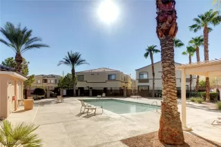 Photo #2: 2689745 Listing