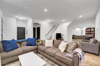 Photo #5: 2689745 Listing