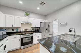 Photo #6: 2689745 Listing