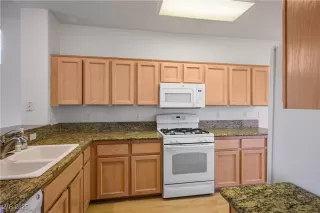 Photo #5: 2689753 Listing