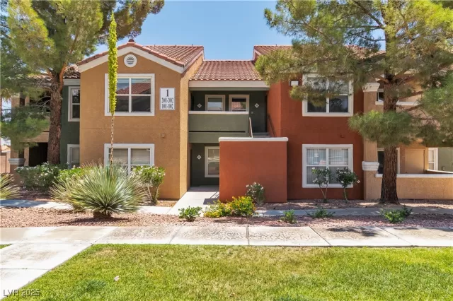 MLS: 2689766 Condo For Sale