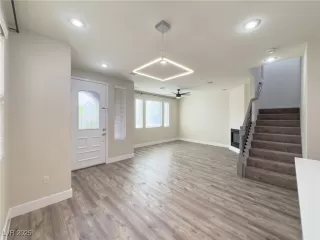 Photo #5: 2689828 Listing 