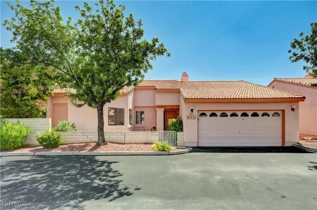 MLS: 2689854 Condo For Sale