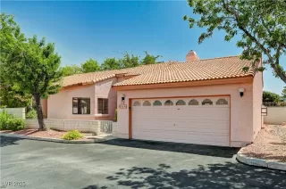 Photo #2: 2689854 Listing