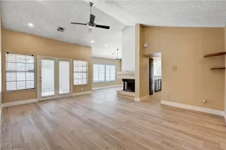 Photo #4: 2689854 Listing