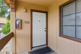 Photo #1: 2689867 Listing 