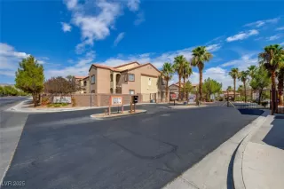 Photo #1: 2689878 Listing 