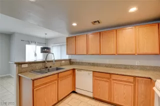 Photo #2: 2689878 Listing 
