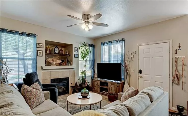 MLS: 2689880 Condo For Sale