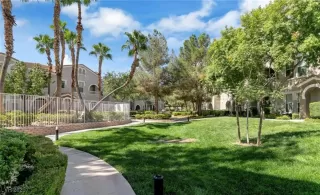 Photo #5: 2689880 Listing