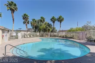 Photo #1: 2689883 Listing 